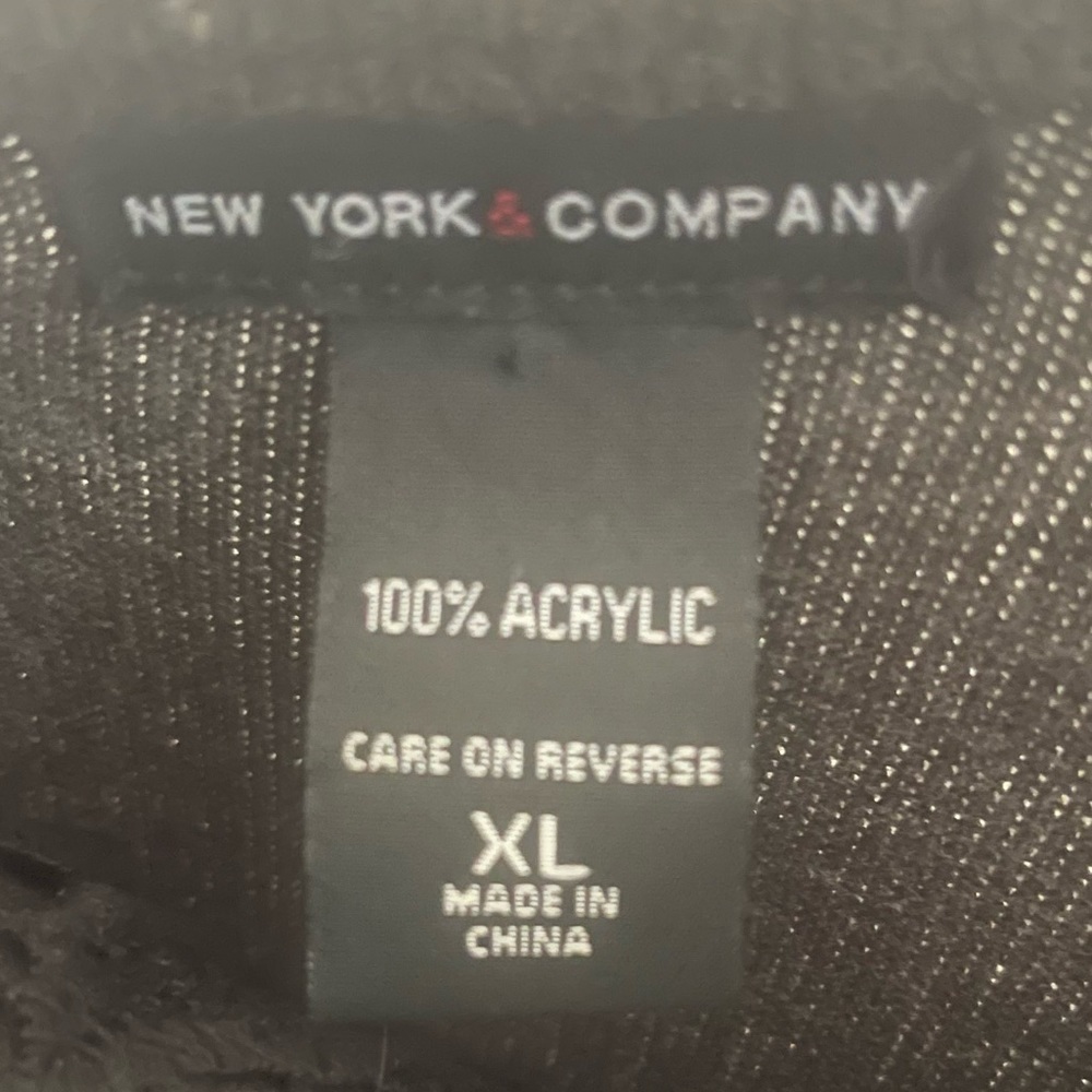 NEW YORK & COMPANY Gray Flower Cardigan • size XL • 100% Acrylic - Picture 5 of 6